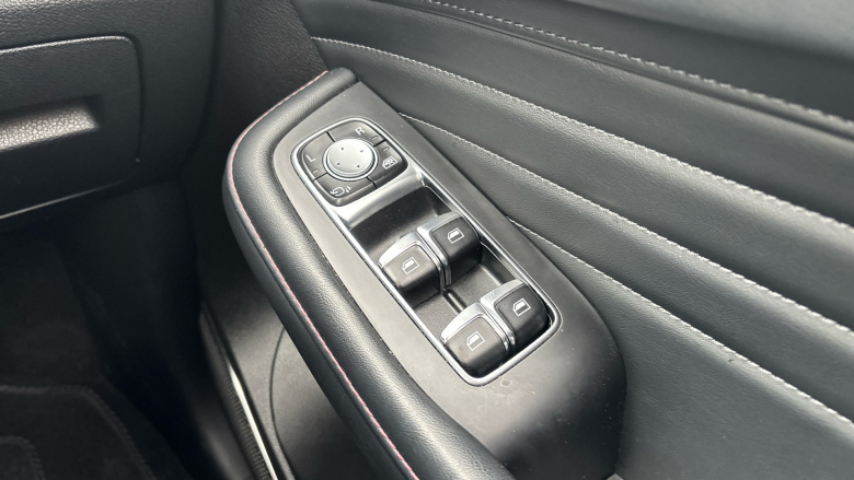 MG Hs 1.5 T-GDI PHEV Exclusive 5dr Auto Hatchback